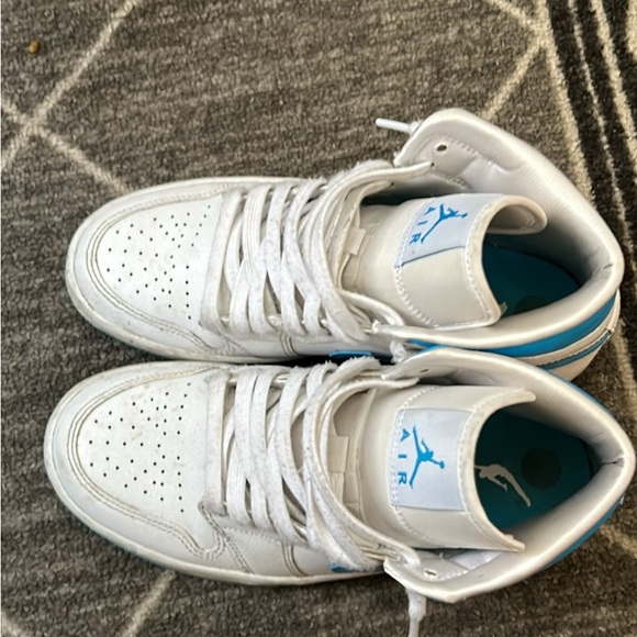 Jordan 1 Mid - Picture 3 of 4